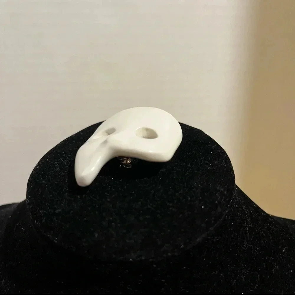 Handmade Phantom of the Opera Brooch Pin White - Picture 2 of 6